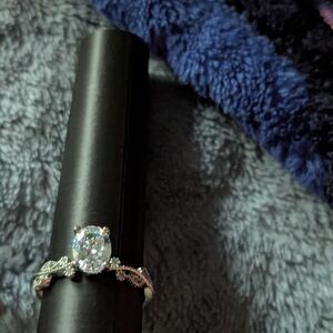 Pretty Bird White Gold Ring with Sparkling Stone